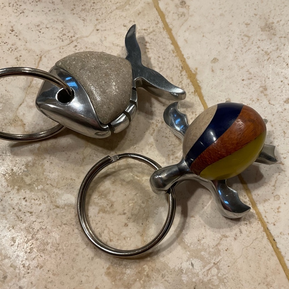 Multicolor Fish & Turtle Keychains - Picture 3 of 3